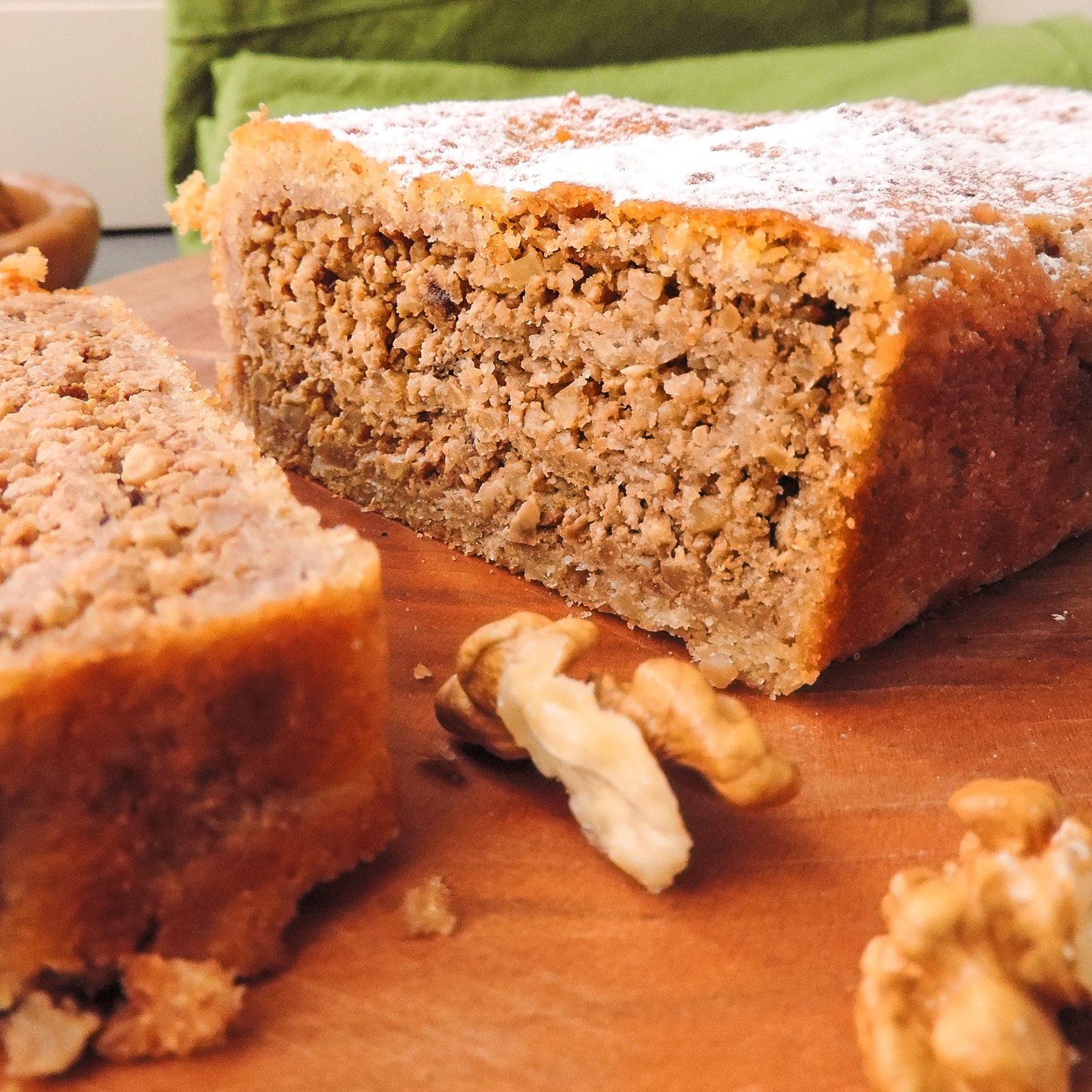What else to do but adapt the original nut roll recipe to become keto diet friendly? I’ve prepared walnut, hazelnut and coconut rolls.