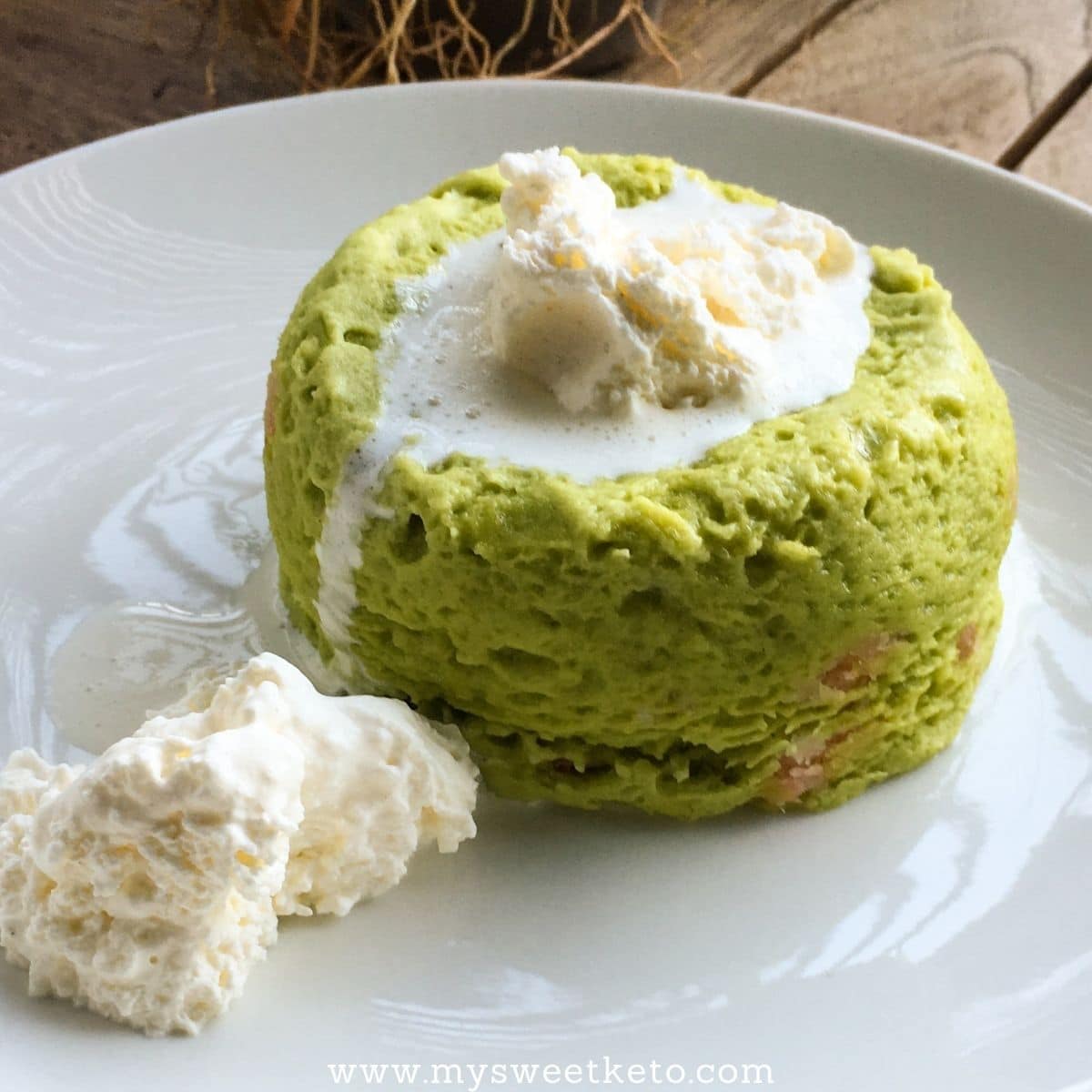 Most of us, keto and low-carb loving people, like to snack on simple and quickly prepared stuff. Keto Avocado Mug Cake is a great solution.