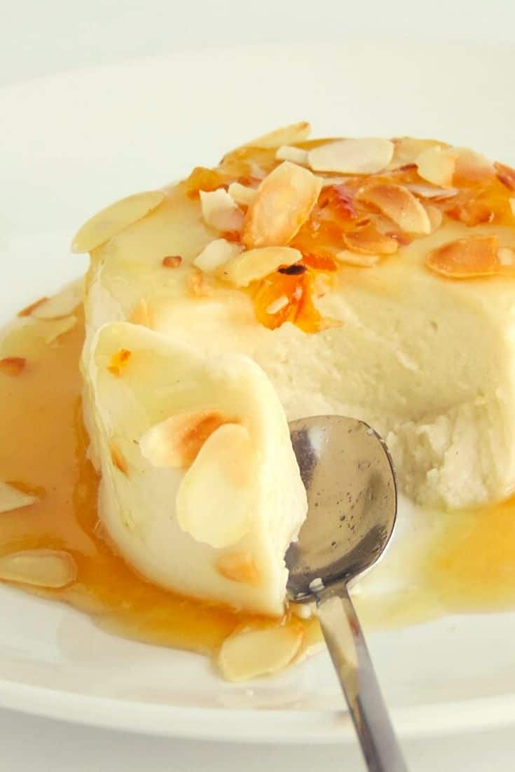 This keto vegan panna cotta gives people a chance to enjoy a dessert together in peace, without having to even mention the way anyone decides to eat. #keto #ketogenic #lowcarb #lchf