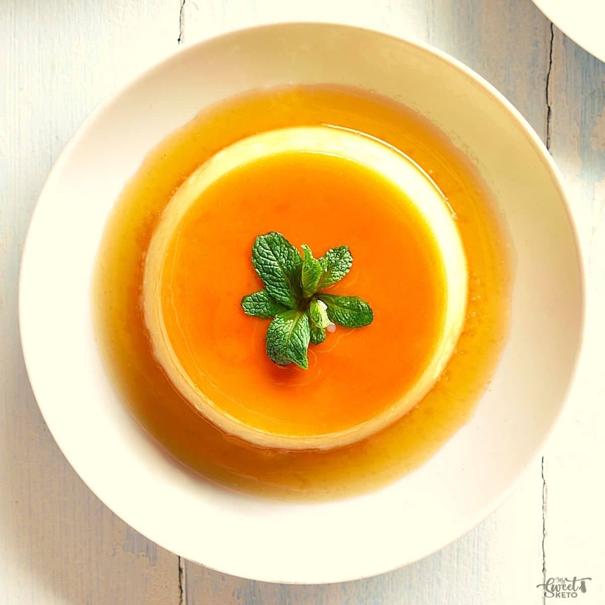 A very quick and simple dessert that has a "wow" effect when you taste it. Keto pumpkin flan is a must in the pumpkin season. Delicious and creamy!
