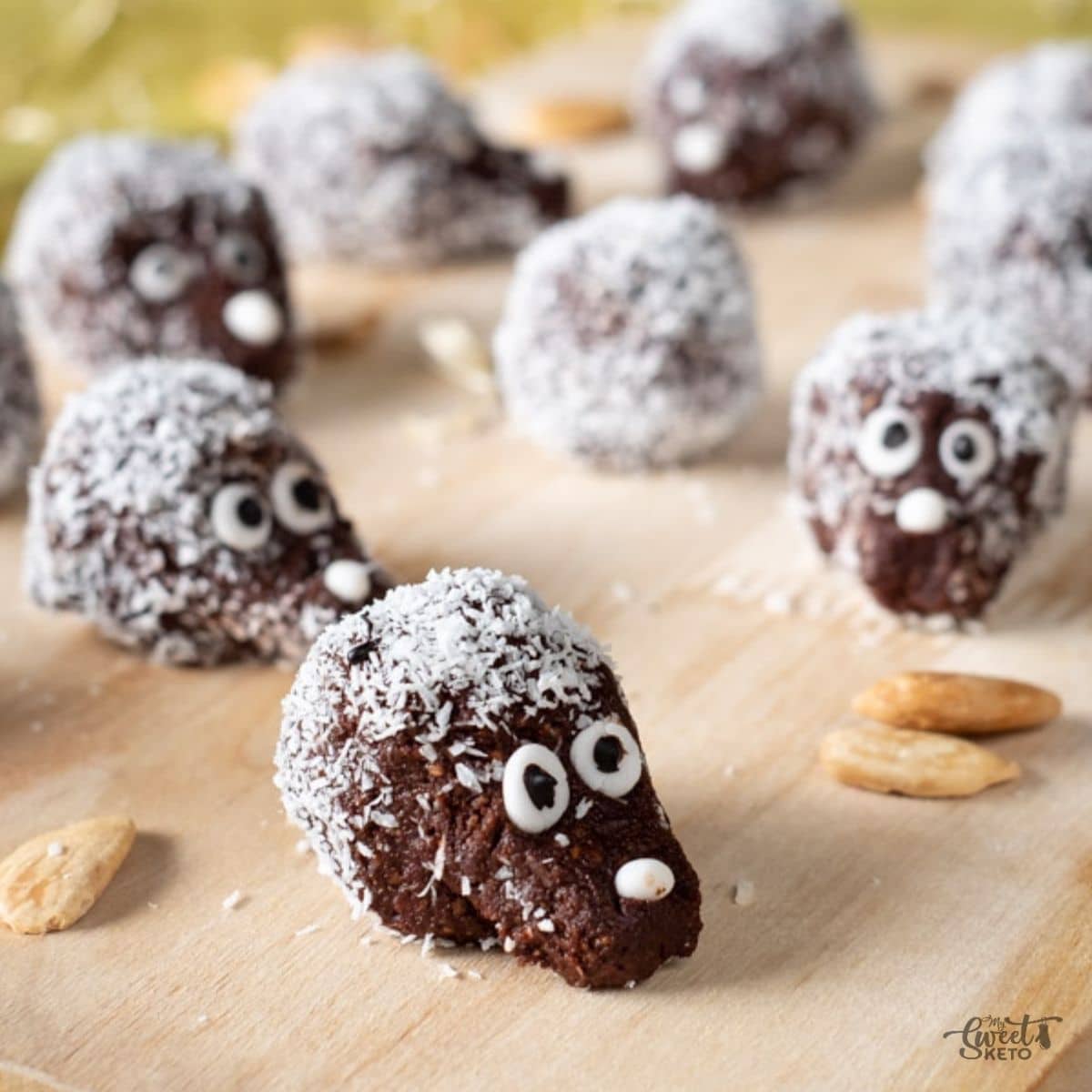 Love chocolate and nuts combination? The fun of keto chocolate hedgehogs isn't only in their shape. The recipe is so quick and easy to make! #keto #lowcarb
