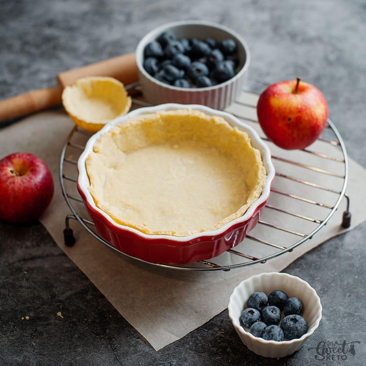 With only five ingredients you can make a crumbly, golden keto pie crust for your every sweet endeavor. Just let your imagination flow! #lowcarb #keto